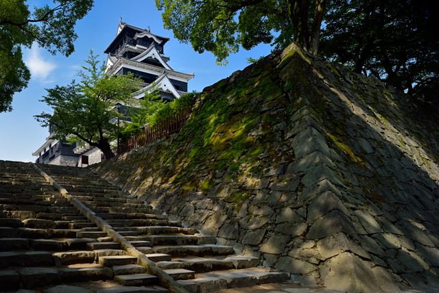 作品2：熊本城の石垣と天守閣