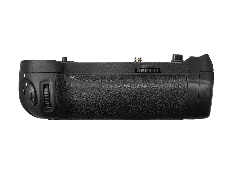 純正ショップ 新同品Nikon D850用MB-D18(ニコン純正)、互換バッテリー/充電器付 その他