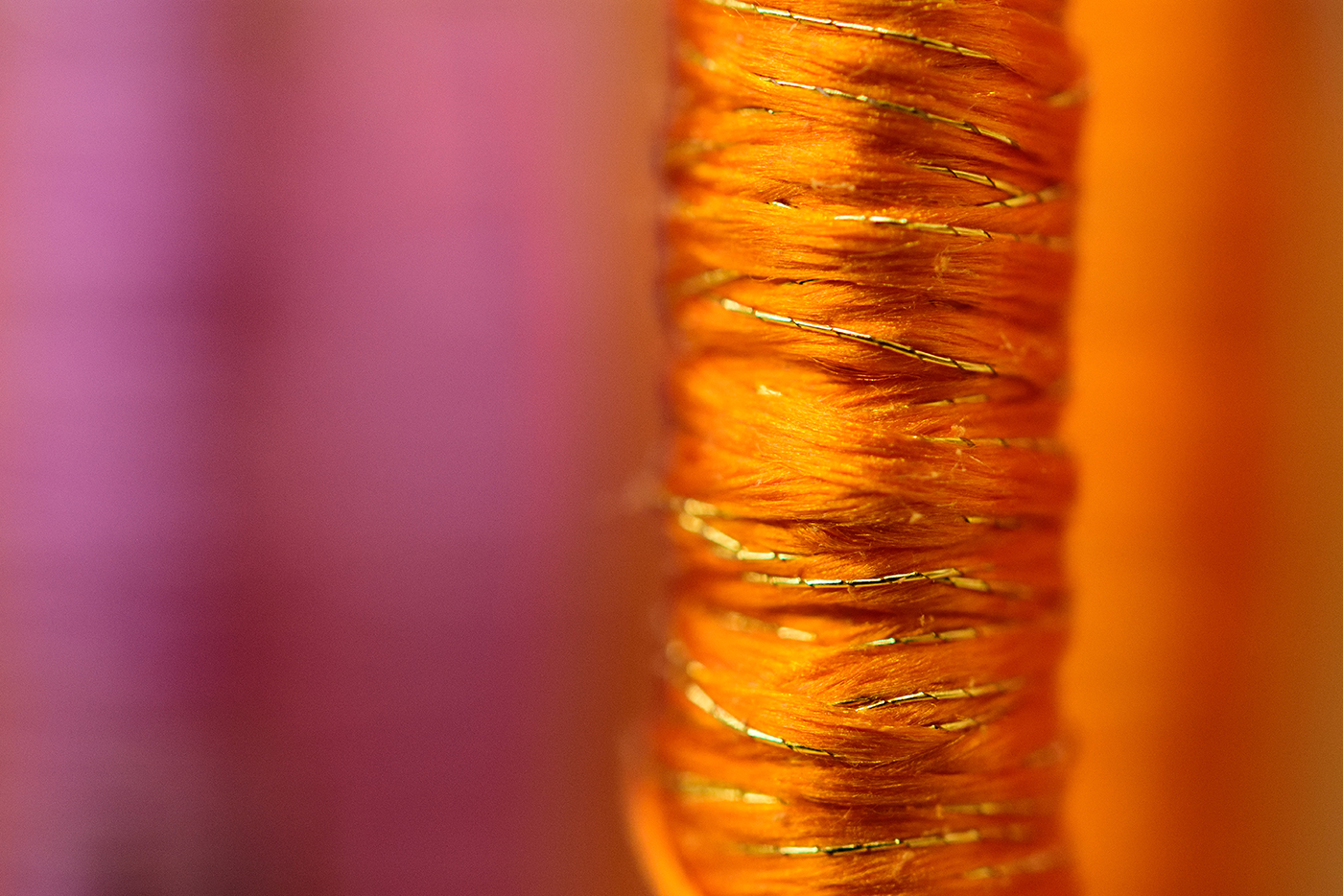 作品5：管（くだ）に巻かれた絹糸