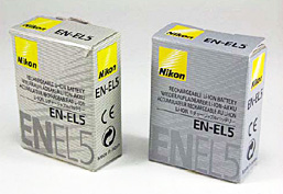 EN-EL5 化粧箱（左側が模倣品、右側が純正品)
